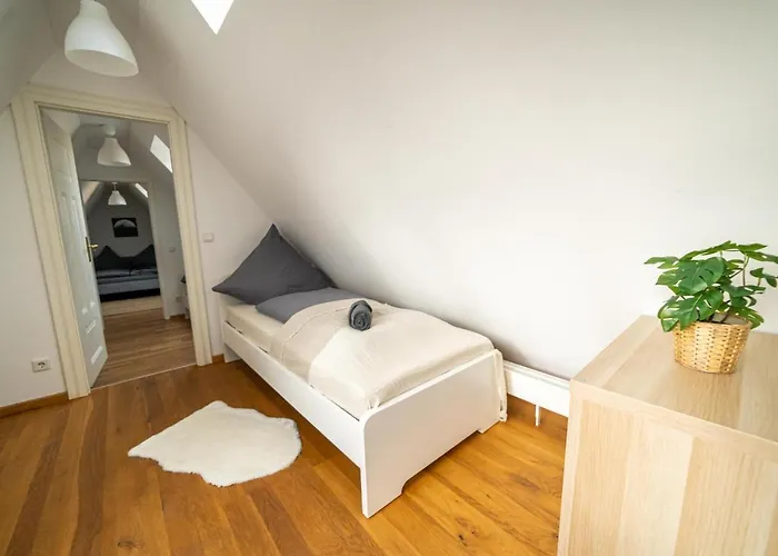 Fullhouse - Halle - R17 - 111sqm Loft - 8 Beds For 10 Guests Apartamento Halle (Saale)